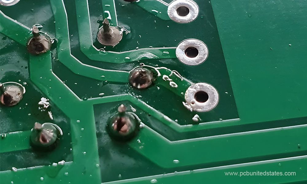 Flux residues on PCB